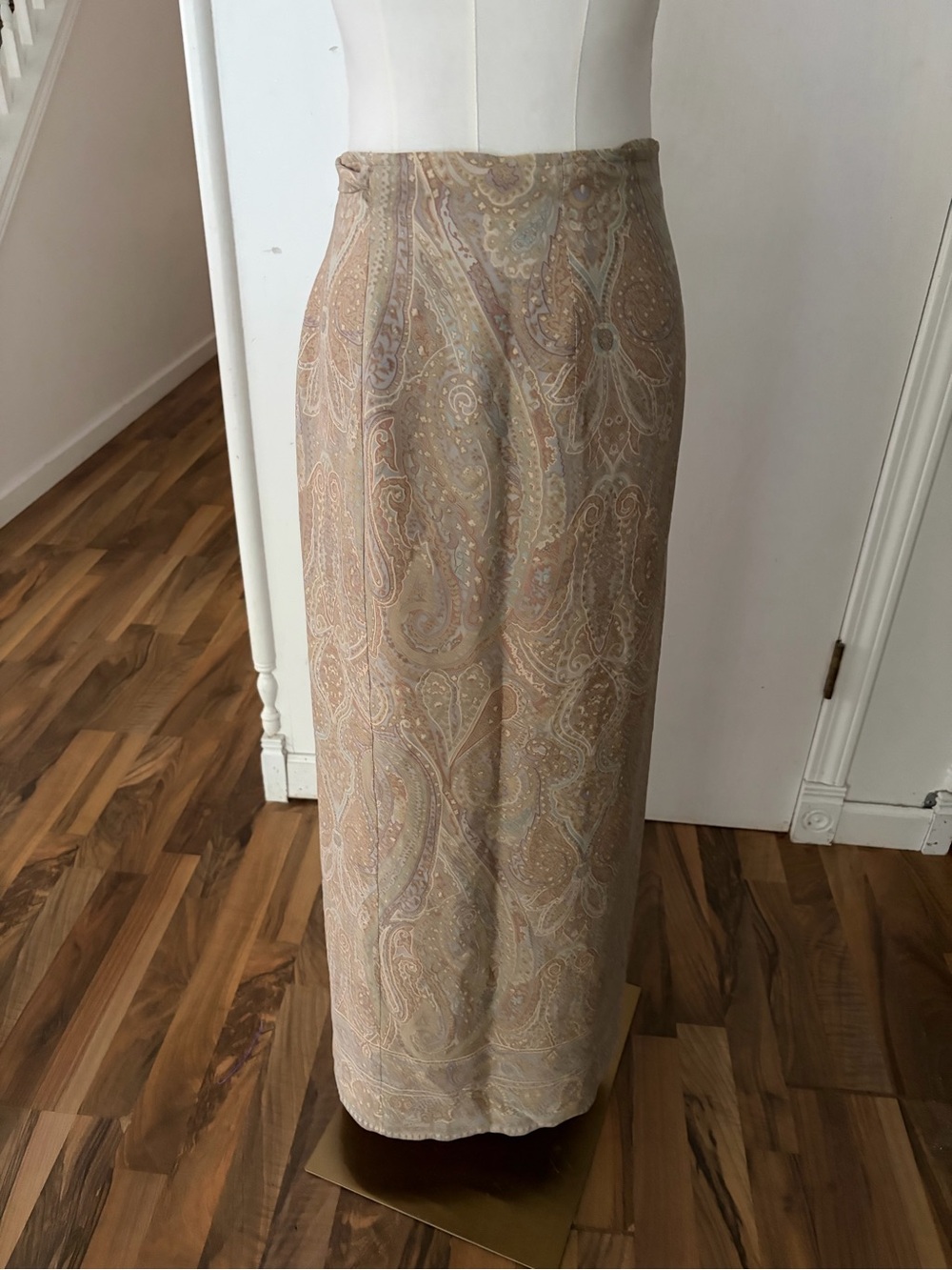 Silk Wrap Pastel Paisley Long Skirt in Light Muted Pastels, 18, Like New / EUC